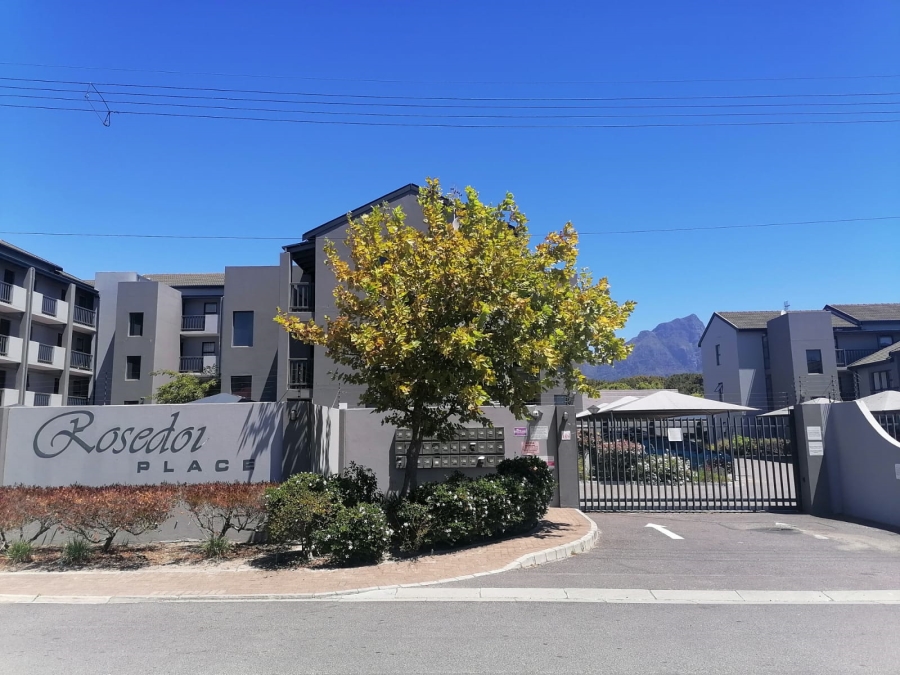 To Let 1 Bedroom Property for Rent in Lansdowne Western Cape